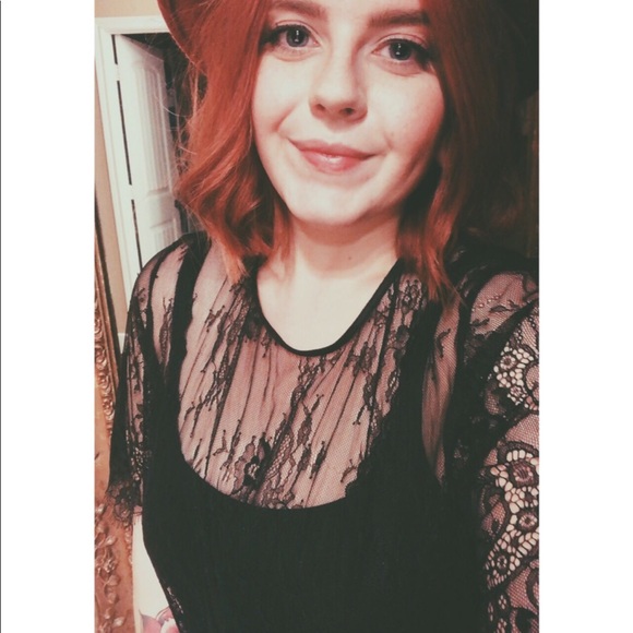 H&M Tops - *3 for $20* Plus size Black lace H&M crop top. H&M Tops - *3 for $20* Plus size Black lace H&M crop top.